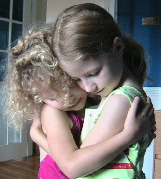 2006sisterhug